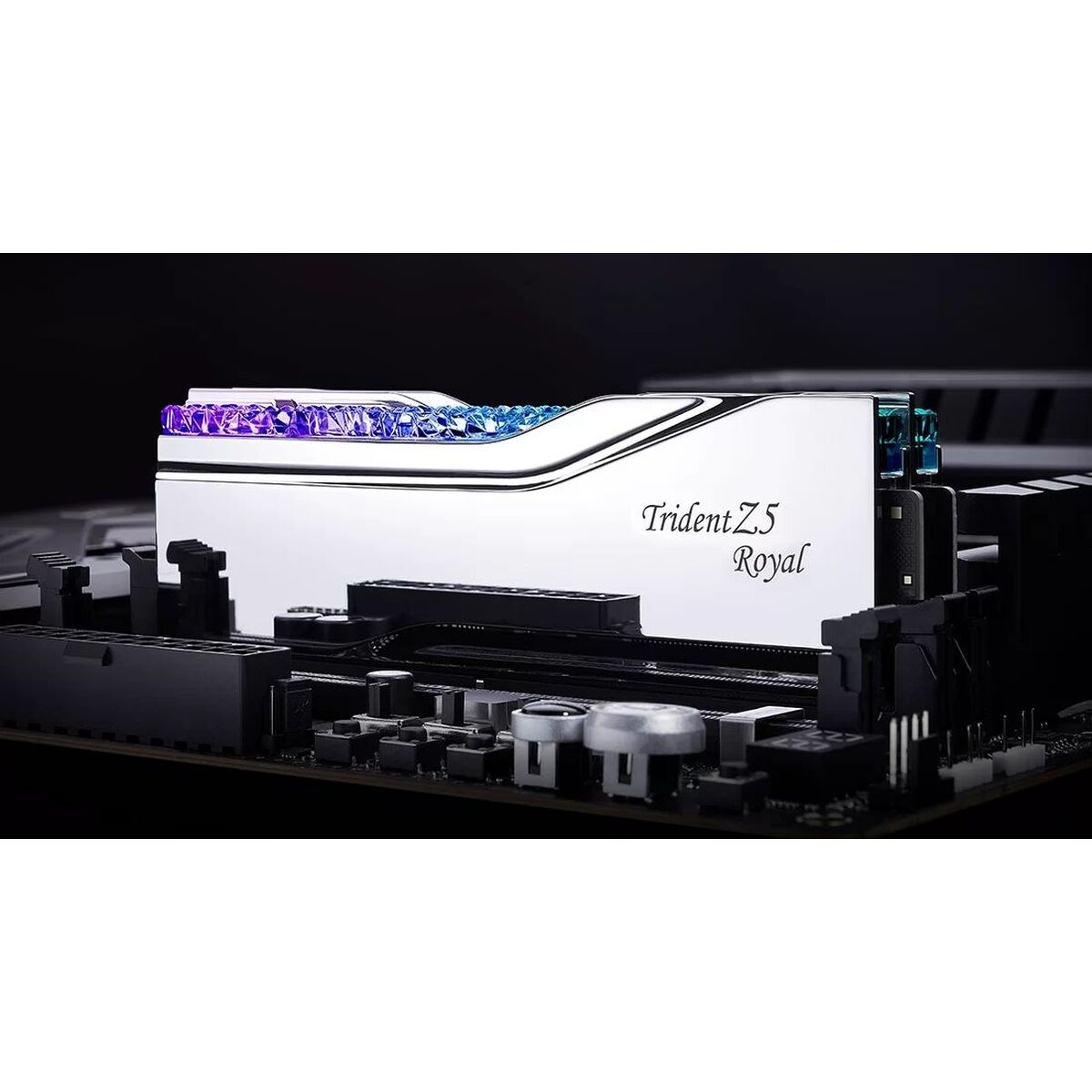 RAM Memory GSKILL Trident Z5 Royal 64 GB DDR5 6400 MHz cl32 RAM Memory GSKILL Trident Z5 Royal 64 GB DDR5 6400 MHz cl32